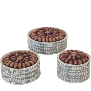 Soporte de mesa de madera y fregona para pastel, organizador de pastel de boda, soporte de chocolate con incrustaciones de hueso hecho a mano de LUXURY CRAFTS - Product Image 1