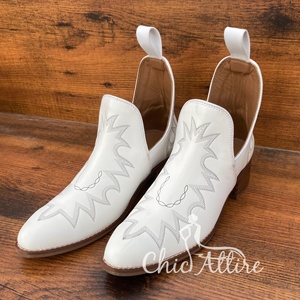 Botines occidentales de vaquera genuinos personalizados 2025, botines con punta puntiaguda para mujer, ropa occidental suave de alta calidad para otoño - Product Image 1