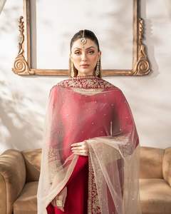 Ensemble prêt à porter Elite en soie satinée Embellissements Dori complexes sur le haut et le pantalon avec un filet papillon doux Dupatta Accent - Product Image 4