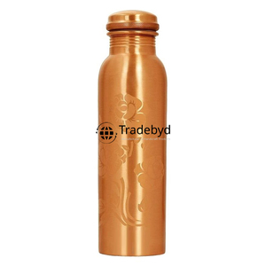 Botella de cobre curada diseñada con un propósito para el estilo y los beneficios Ayurvédicos de Tradebyd - Product Image 5