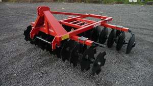 Herse à disques hydraulique lourde à 24 disques, montée sur tracteur, pour la préparation du sol agricole, équipement agricole, moteur à essence haute performance - Product Image 3