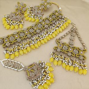 Hermoso Collar Gargantilla Chapado en Oro de Primera Calidad con Hermosos Aretes, Maang Tikka y Pasa, Perfecto para Bodas - Product Image 2