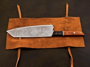Cuchillo Santoku Japonés Personalizado de 8 Pulgadas, Acero al Carbono Damasco, Funda de Cuero, Forjado a Mano, Alta Dureza, Extra Afilado, Mango de Madera Duradero - Product Image 2