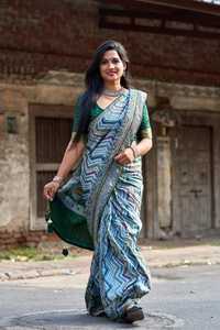 ชุดอินเดียทันสมัย ผ้าคุณภาพดี เสื้อผ้าพื้นเมือง ผ้าไหมโดลาแท้ ซารีพร้อมเสื้อ ปักลายด้วยด้ายซารี ผู้ส่งออกจากอินเดีย - Product Image 4