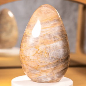 Vente en gros de pierre de lune pêche en cristal sculpté de forme libre pierre de guérison naturelle polie pour la décoration intérieure mascotte d'équilibre énergétique Reiki - Product Image 3