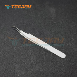 Pince à épiler professionnelle de précision TEEJAY, couleur blanche, poignée diamantée, pointe lisse, acier inoxydable, angle de 45 degrés - Product Image 5