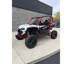 Oferta Calma: Honda Talon 1000R FOX Live Valve UTV 2025, Listo para Envío - Product Image 1