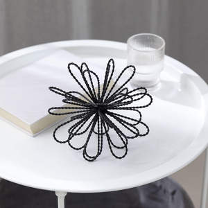 Starburst décoratif en fer forgé enduit de poudre noire pour les designers d'intérieur et les grossistes en décoration - Product Image 3