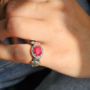 Bague en argent sterling avec fleur en rubis pour fiançailles, mariage, fête et anniversaire - Style religieux - Product Image 1