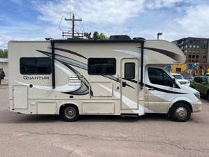 Autocaravana de Lujo Usada Thorr Motor 2022 Quantum Sprinter, Emisión Euro 5, Capacidad para 4-6 Pasajeros, Piso Acrílico, para Campamentos - Product Image 3