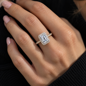Bague de fiançailles en diamant de laboratoire taille émeraude, or massif 14 carats, double halo, 2,75 CTW, certifiée IGI, DEF VVS, style vintage - Product Image 2
