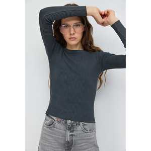 Camiseta de Manga Larga con Lavado Ácido - Product Image 2