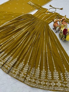 Hermoso vestido de fiesta y Dupatta con bordado de secuencia - Product Image 2