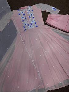 ปาร์ตี้นักออกแบบใหม่สวมชุดเดรสดิจิตอลแฟนซีเรียบง่ายสวยงามพร้อมเดรสผ้าดิบัตต้าคุณภาพสูงชุดเดรสผ้าพรีเมี่ยม - Product Image 2