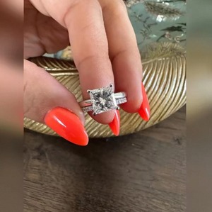 Bague en diamant de laboratoire pour femmes, coupe princesse, 2 carats, bijoux de luxe en argent Sterling 925, pour mariage, fiançailles, cadeau d'anniversaire - Product Image 3