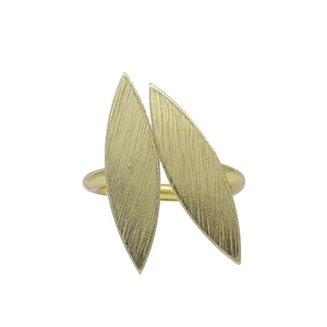 Vintage Fashionable Brass and Alloy Gold-Plated Plant Pattern <b>Ring</b> Trendy Statement for Children Gift Purpose - Product Image 1
