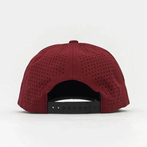 Gorra de Camionero de Golf Impermeable con 5 Paneles Estructurados, Cuerda, Perforaciones Cortadas con Láser, Parche de Goma Personalizado con Logotipo, Unisex, para Deportes - Product Image 4