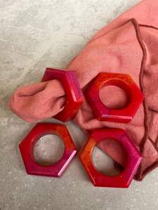 Anneaux de serviette en résine faits à la main - Écologiques et durables, design personnalisable, ensemble de décoration de table de luxe pour mariage et réceptions - Product Image 2