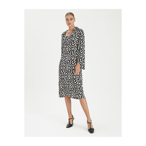 Robe mi-longue décontractée BGN avec détails de col en viscose Modèle W24D292 - Product Image 1