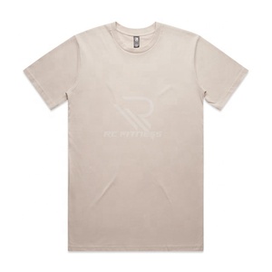 Qu'il s'agisse de frapper les musclations ou de naviguer dans les rues urbaines, ce t-shirt offre l'équilibre parfait entre confort et style. - Product Image 2