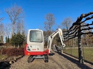 Nueva Miniexcavadora TAKEUCHI TB216 con Cilindro Hidráulico Eaton y Alta Potencia de Excavación - Product Image 3