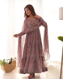 Bollywood inspiré attrayant vêtements ethniques prêts à l'emploi femmes Georgette pleine volants Anarkali robe pour femmes et filles porter - Product Image 2