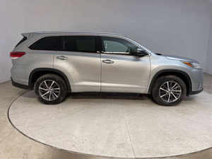 Acura TLX V6 2018 Usado, Sedán de 4 Puertas, Volante a la Izquierda, Asientos de Cuero, Cámara Trasera, Paquete Tecnológico, Faros LED, Techo Corredizo - Product Image 2