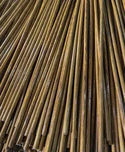 Manche de balai en bois d'eucalyptus robuste 110-120cm de longueur capuchon en plastique noir/rouge tête de balai en plastique pour le nettoyage à domicile - Product Image 1