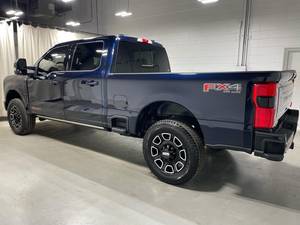 Tout nouveau Super Duty F-350 SRW Platinum Powerstroke 2025 à conduite à gauche - Product Image 3