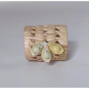 Anneau de serviette chic en rotin avec perles décoratives pour une table à manger contemporaine, cuisine et événements, en provenance d'Inde - Product Image 1