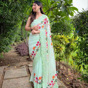 Diseñador Georgette Saree con hilo y viscosa Trabajo Borde Boda y fiesta Desgaste Sedoso Bollywood Saree - Product Image 1