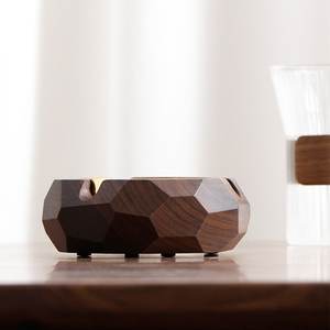 Cenicero de madera redondo elegante Una solución elegante para desechar cigarrillos - Product Image 3