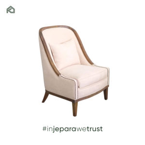 Fauteuil vintage antique de haute qualité de conception française fait à la main avec un cadre en bois massif pour les salons, les hôtels et les appartements - Product Image 5