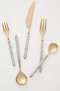 Juego de cubiertos de latón hecho a mano pulido de fabricación OEM para ocasiones festivas que ofrecen atractivo real y artesanía hecha a mano de primera calidad - Product Image 5