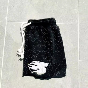 Short délavé à l'acide de couleur noire avec strass pour hommes, vêtements décontractés en coton, shorts délavés à l'acide avec appliques et distresses - Product Image 2