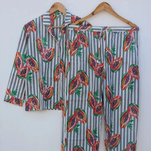 Ensemble de pyjamas en pur coton à imprimé rayé Vêtements de nuit doux Tissu tissé décontracté-Cadeau pour elle - Product Image 1