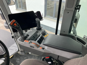 Tractor JCBB FASTRAC 8330 iCON STAGE 5, Maquinaria y Equipo Agrícola EN VENTA - Product Image 4