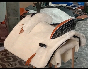 ชุดเดรสหนังแท้เบาะรองนั่งสำหรับนักขี่ม้าแบบตะวันตก - Product Image 3