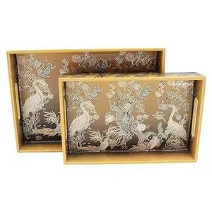 Bandejas de Madera Pura Hechas a Mano con Diseño Floral Esmaltado para Hotel y Restaurante - Product Image 1