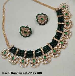 ENSEMBLE DE BIJOUX INDIENS TRADITIONNELS ET À LA MODE EN CUIVRE ENSEMBLE DE BIJOUX DE MARIAGE POUR FEMMES BOUCLES D'OREILLES ET COLLIER - Product Image 4