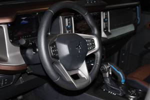 SUV Todoterreno Usada Tipo Bronco Outer Banks Advanced 2025 en Venta, Sin Accidentes y Lista para Enviar - Product Image 6