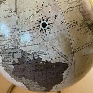 Globe en carton de carte Wold à bas prix sur support en métal Superbe globe rotatif avec des couleurs réalistes pour l'affichage d'étude et l'éducation - Product Image 2