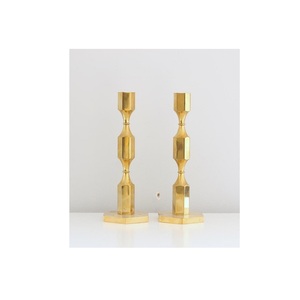 Bougeoir en aluminium dernier design avec martelé à la main pour la table de dîner de couple - Product Image 5