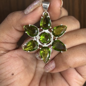 Colgante de Flor de Plata de Ley 925 de Alta Calidad con Cristal de Peridoto Religioso, Gema Natural, Precio de Fábrica, Venta al por Mayor, Unisex - Product Image 3