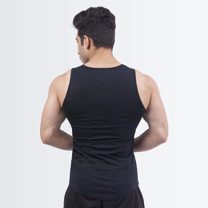 เสื้อกล้ามสำหรับผู้ชายสีทึบทำจากผ้าฝ้าย100% โลโก้แบบกำหนดเอง - Product Image 6