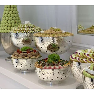 Plat de service à chocolat décoratif au design de luxe en métal argenté avec plateau pour mariages et occasions spéciales - Product Image 2