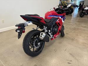 Motocicletas Deportivas CBR500R 2025 Disponibles en Stock - Product Image 3