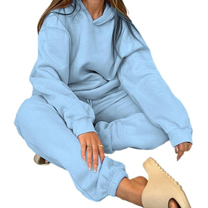 Ensemble de survêtement personnalisé fournisseur OEM pour femmes Matériau confortable Logo Marque de marque Décoration vintage Marque privée Vêtements Design - Product Image 2