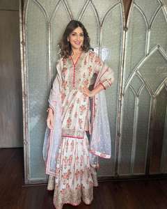 Colección étnica india Pure Chinon Silk Heavy Thread bordado e impresión digital Party Wear Top y Sharara con Dupatta - Product Image 4