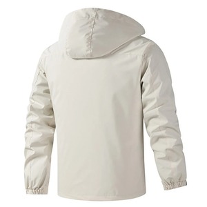 Chaquetas de lluvia de tendencia para hombres Venta al por mayor Chaqueta cortavientos de invierno Softshell Chaqueta de nieve con capucha para hombres Premium Fabricante - Product Image 2